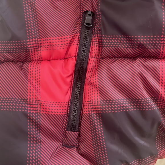 NWOT Old navy crop puffer jacket size xl red plaid water resistant full zip - Picture 5 of 6